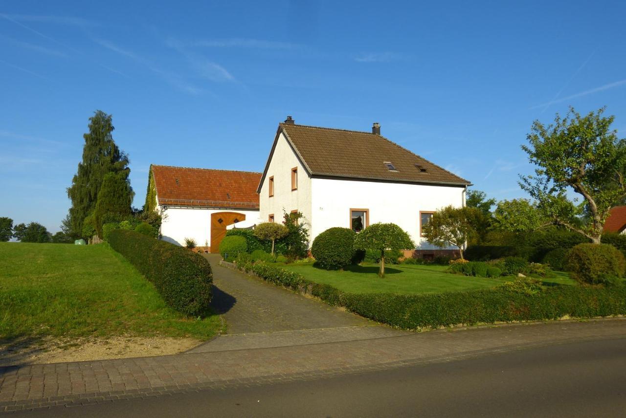 Ferienwohnung Eifelgold Esch Esch  エクステリア 写真